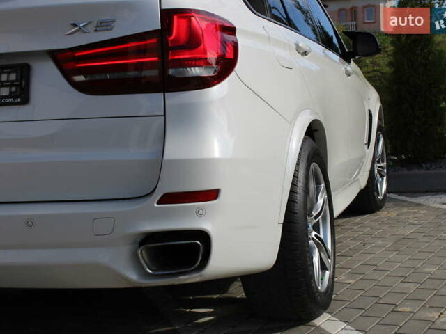 Белый БМВ Х5, объемом двигателя 3 л и пробегом 200 тыс. км за 36900 $, фото 12 на Automoto.ua