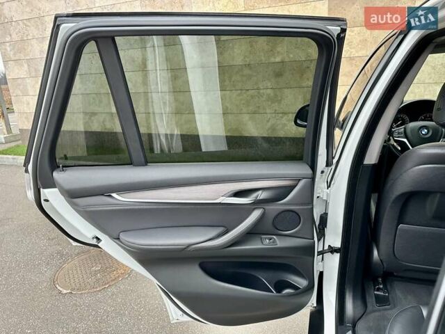 Белый БМВ Х5, объемом двигателя 2 л и пробегом 132 тыс. км за 31800 $, фото 82 на Automoto.ua