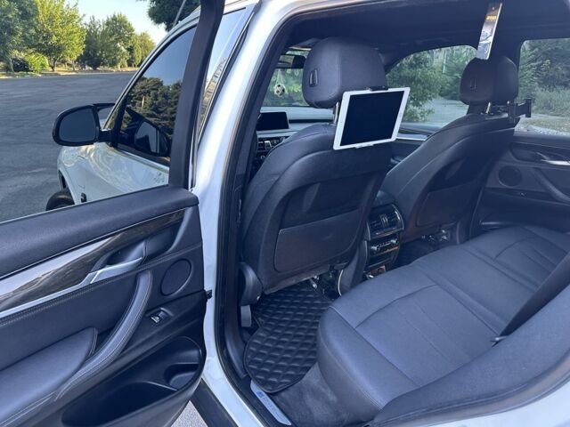 Білий БМВ Х5, об'ємом двигуна 2 л та пробігом 92 тис. км за 34000 $, фото 18 на Automoto.ua