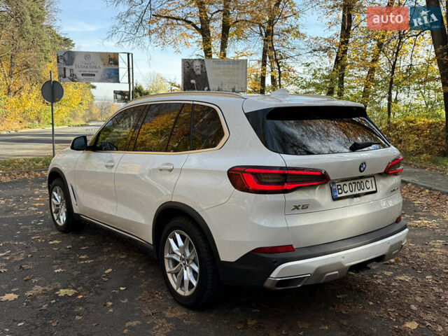 Белый БМВ Х5, объемом двигателя 3 л и пробегом 104 тыс. км за 49000 $, фото 4 на Automoto.ua