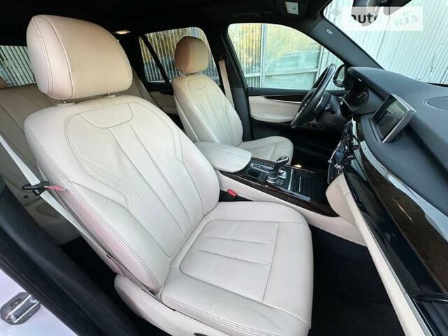 Білий БМВ Х5, об'ємом двигуна 2.98 л та пробігом 74 тис. км за 30900 $, фото 28 на Automoto.ua