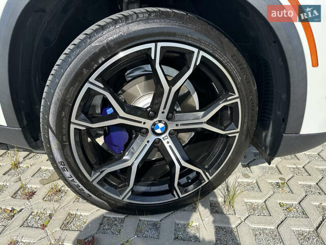 Белый БМВ Х5, объемом двигателя 3 л и пробегом 170 тыс. км за 48900 $, фото 14 на Automoto.ua