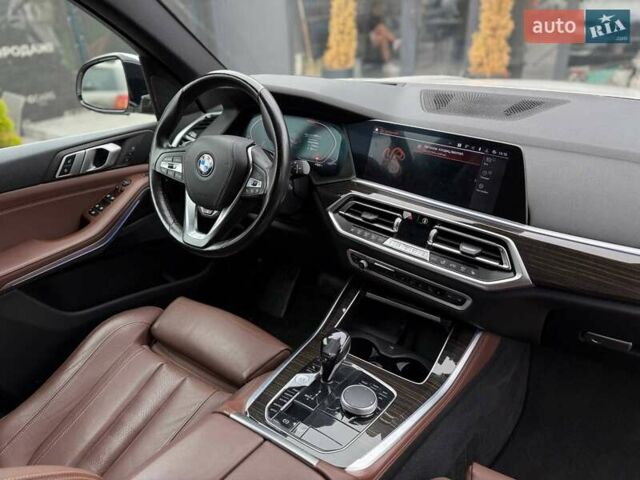 Белый БМВ Х5, объемом двигателя 3 л и пробегом 94 тыс. км за 49999 $, фото 22 на Automoto.ua