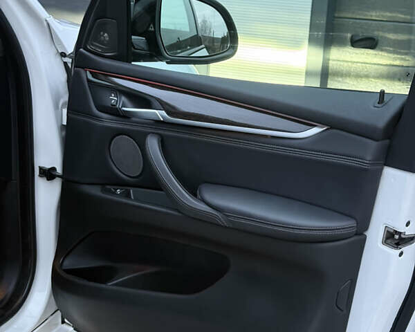 Белый БМВ Х5, объемом двигателя 2.99 л и пробегом 178 тыс. км за 39800 $, фото 33 на Automoto.ua