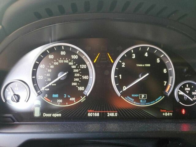 Белый БМВ Х5, объемом двигателя 2 л и пробегом 60 тыс. км за 10000 $, фото 8 на Automoto.ua