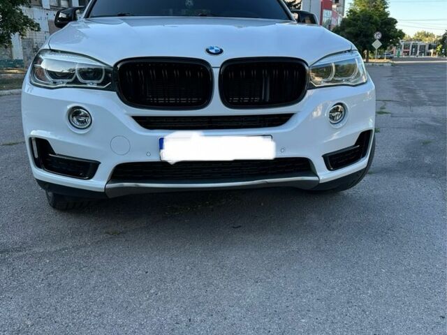 Білий БМВ Х5, об'ємом двигуна 2 л та пробігом 92 тис. км за 34000 $, фото 1 на Automoto.ua