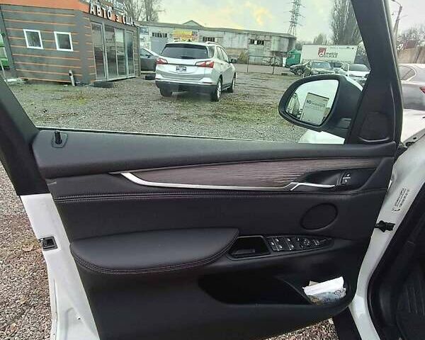 Белый БМВ Х5, объемом двигателя 2 л и пробегом 112 тыс. км за 25500 $, фото 9 на Automoto.ua