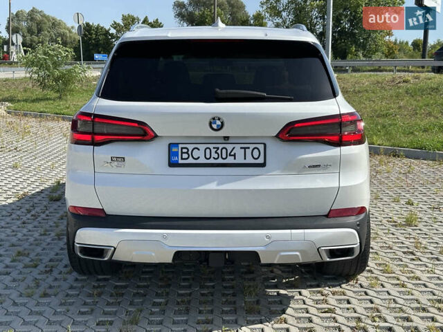 Белый БМВ Х5, объемом двигателя 3 л и пробегом 170 тыс. км за 48900 $, фото 5 на Automoto.ua