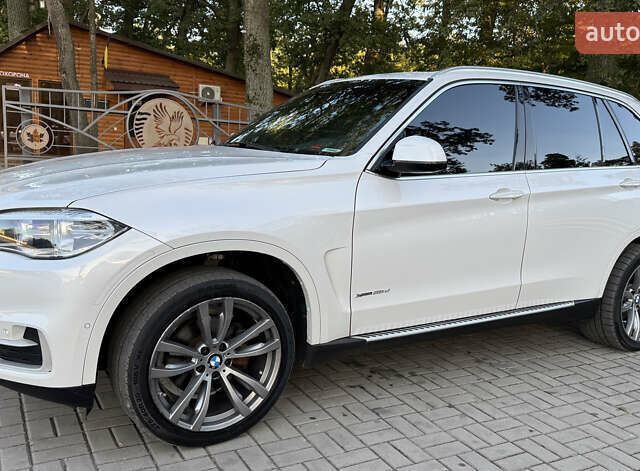 Белый БМВ Х5, объемом двигателя 2.99 л и пробегом 218 тыс. км за 32900 $, фото 1 на Automoto.ua