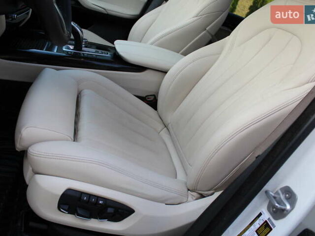 Белый БМВ Х5, объемом двигателя 3 л и пробегом 200 тыс. км за 36900 $, фото 23 на Automoto.ua
