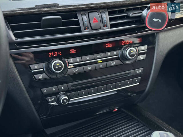 Белый БМВ Х5, объемом двигателя 3 л и пробегом 96 тыс. км за 41888 $, фото 9 на Automoto.ua