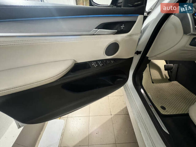 Белый БМВ Х5, объемом двигателя 3 л и пробегом 130 тыс. км за 40000 $, фото 20 на Automoto.ua