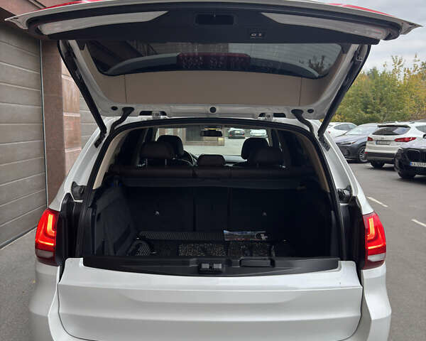 Белый БМВ Х5, объемом двигателя 2 л и пробегом 95 тыс. км за 34500 $, фото 10 на Automoto.ua