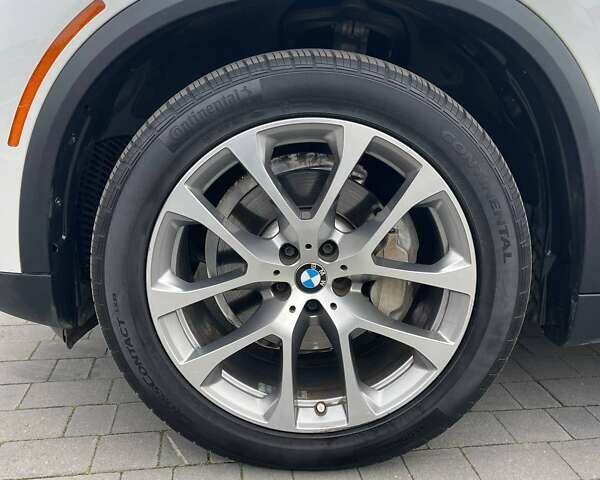 Белый БМВ Х5, объемом двигателя 3 л и пробегом 211 тыс. км за 38900 $, фото 7 на Automoto.ua