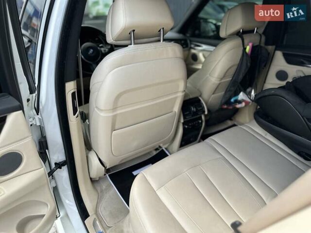 Белый БМВ Х5, объемом двигателя 2.98 л и пробегом 60 тыс. км за 44900 $, фото 27 на Automoto.ua