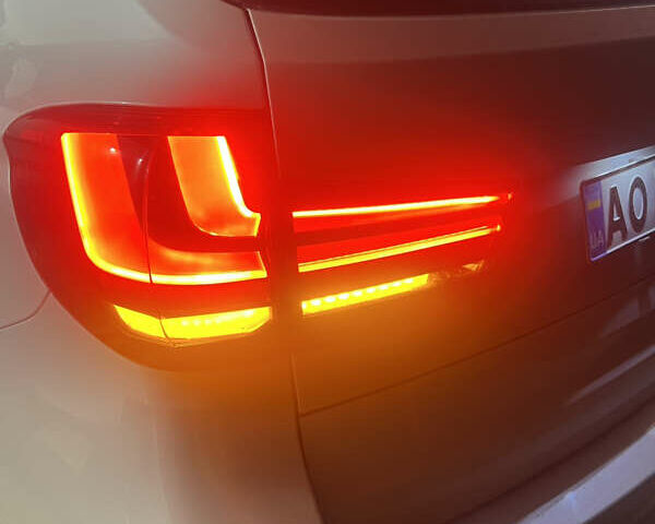 Белый БМВ Х5, объемом двигателя 3 л и пробегом 130 тыс. км за 40000 $, фото 13 на Automoto.ua