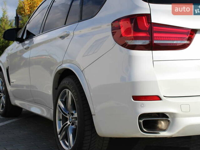 Белый БМВ Х5, объемом двигателя 3 л и пробегом 200 тыс. км за 36900 $, фото 17 на Automoto.ua