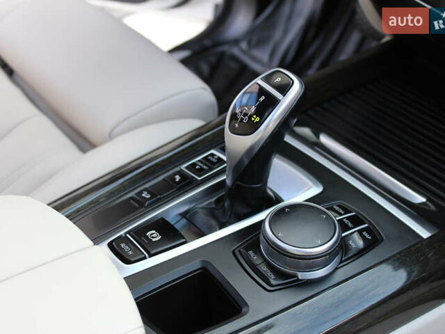 Белый БМВ Х5, объемом двигателя 3 л и пробегом 200 тыс. км за 36900 $, фото 39 на Automoto.ua