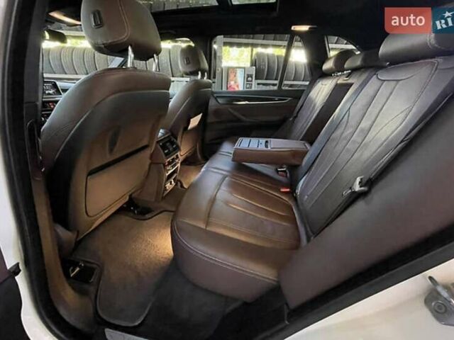 Білий БМВ Х5, об'ємом двигуна 3 л та пробігом 77 тис. км за 36500 $, фото 16 на Automoto.ua