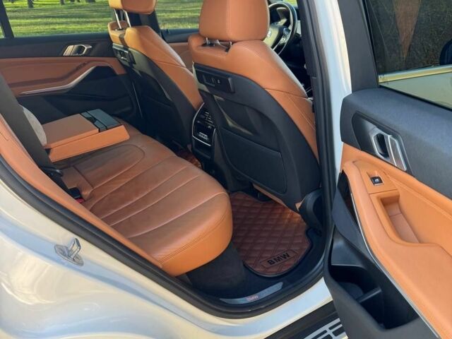 Белый БМВ Х5, объемом двигателя 3 л и пробегом 104 тыс. км за 47000 $, фото 5 на Automoto.ua