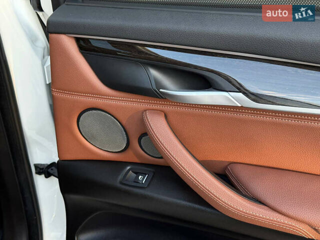 Белый БМВ Х5, объемом двигателя 3 л и пробегом 96 тыс. км за 41888 $, фото 29 на Automoto.ua