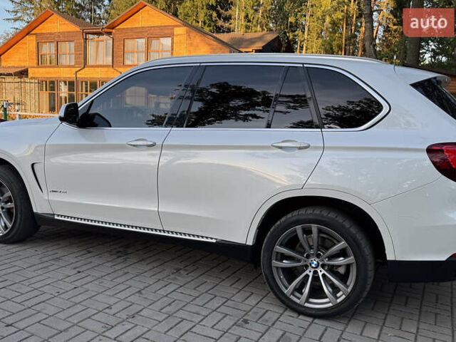 Белый БМВ Х5, объемом двигателя 2.99 л и пробегом 218 тыс. км за 32900 $, фото 4 на Automoto.ua