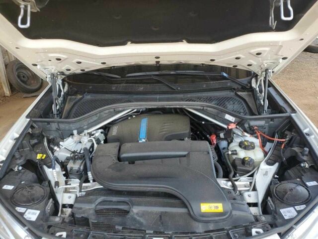 Белый БМВ Х5, объемом двигателя 2 л и пробегом 60 тыс. км за 10000 $, фото 11 на Automoto.ua