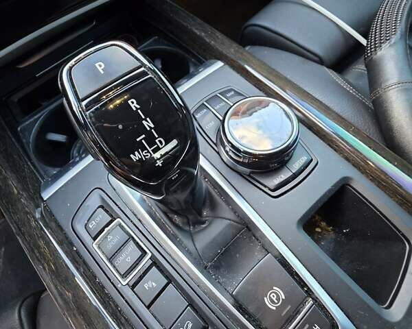 Белый БМВ Х5, объемом двигателя 3 л и пробегом 108 тыс. км за 32000 $, фото 9 на Automoto.ua