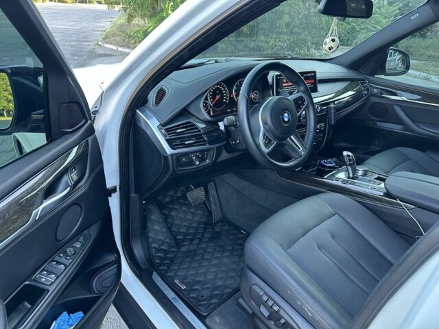 Білий БМВ Х5, об'ємом двигуна 2 л та пробігом 92 тис. км за 34000 $, фото 11 на Automoto.ua