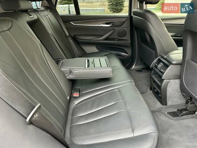 Белый БМВ Х5, объемом двигателя 2 л и пробегом 132 тыс. км за 31800 $, фото 86 на Automoto.ua