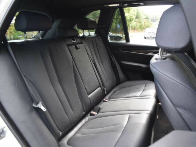 Білий БМВ Х5, об'ємом двигуна 3 л та пробігом 39 тис. км за 20000 $, фото 12 на Automoto.ua