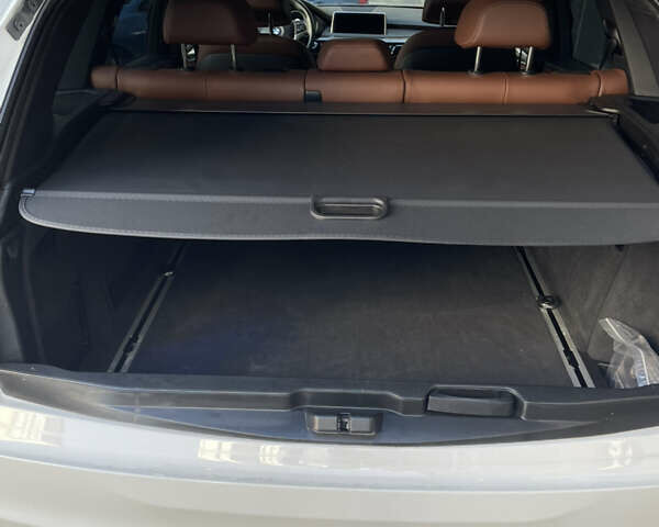 Білий БМВ Х5, об'ємом двигуна 3 л та пробігом 198 тис. км за 36200 $, фото 1 на Automoto.ua