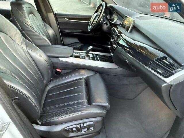 Білий БМВ Х5, об'ємом двигуна 3 л та пробігом 173 тис. км за 25500 $, фото 54 на Automoto.ua