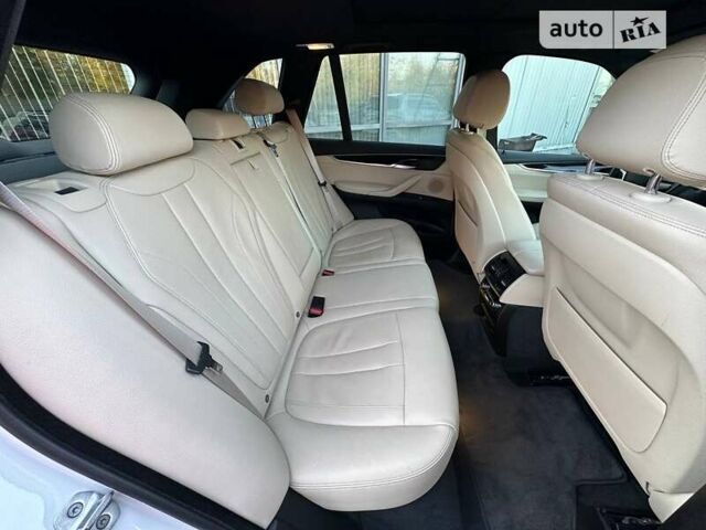 Білий БМВ Х5, об'ємом двигуна 2.98 л та пробігом 74 тис. км за 30900 $, фото 31 на Automoto.ua