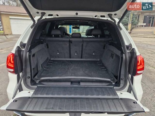 Білий БМВ Х5, об'ємом двигуна 3 л та пробігом 74 тис. км за 29500 $, фото 32 на Automoto.ua