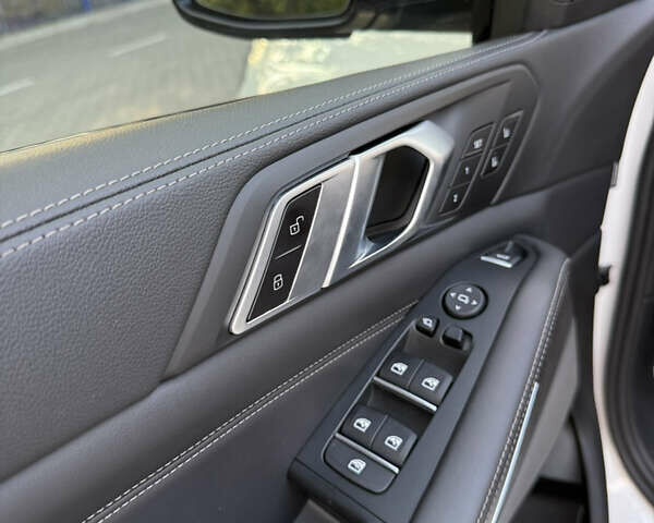 Белый БМВ Х5, объемом двигателя 3 л и пробегом 122 тыс. км за 57500 $, фото 21 на Automoto.ua