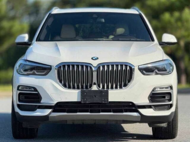 Белый БМВ Х5, объемом двигателя 3 л и пробегом 46 тыс. км за 20000 $, фото 1 на Automoto.ua