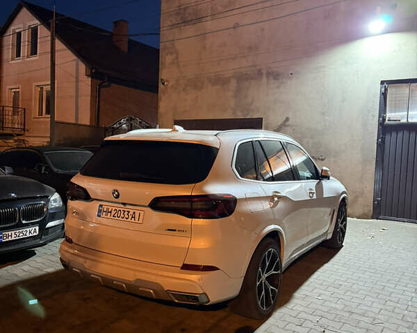 Белый БМВ Х5, объемом двигателя 3 л и пробегом 27 тыс. км за 65000 $, фото 1 на Automoto.ua