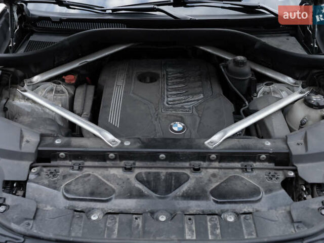 Белый БМВ Х5, объемом двигателя 3 л и пробегом 135 тыс. км за 64000 $, фото 49 на Automoto.ua