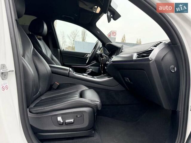 Білий БМВ Х5, об'ємом двигуна 2 л та пробігом 193 тис. км за 49500 $, фото 22 на Automoto.ua