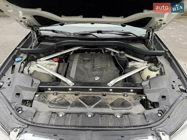 Белый БМВ Х5, объемом двигателя 3 л и пробегом 121 тыс. км за 46900 $, фото 48 на Automoto.ua
