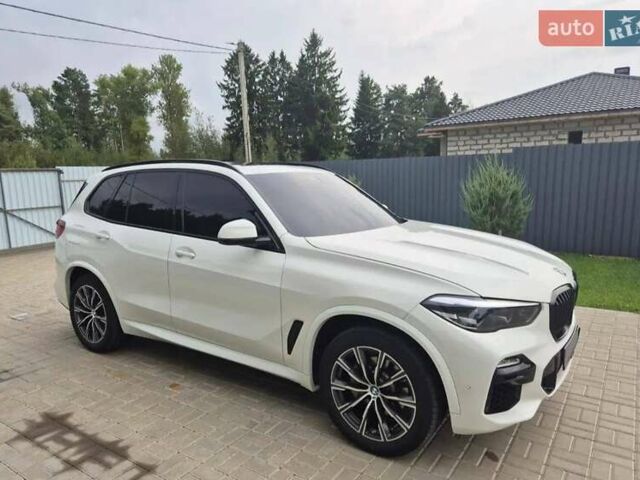 Белый БМВ Х5, объемом двигателя 3 л и пробегом 93 тыс. км за 50500 $, фото 4 на Automoto.ua