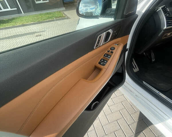 БМВ Х5 2019 в Виннице на Automoto.ua Белый БМВ Х5, объемом двигателя 3 л и пробегом 142 тыс. км за 58500 $, фото 8 на Automoto.ua
