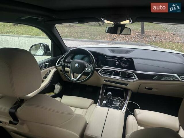 Белый БМВ Х5, объемом двигателя 3 л и пробегом 50 тыс. км за 60000 $, фото 7 на Automoto.ua