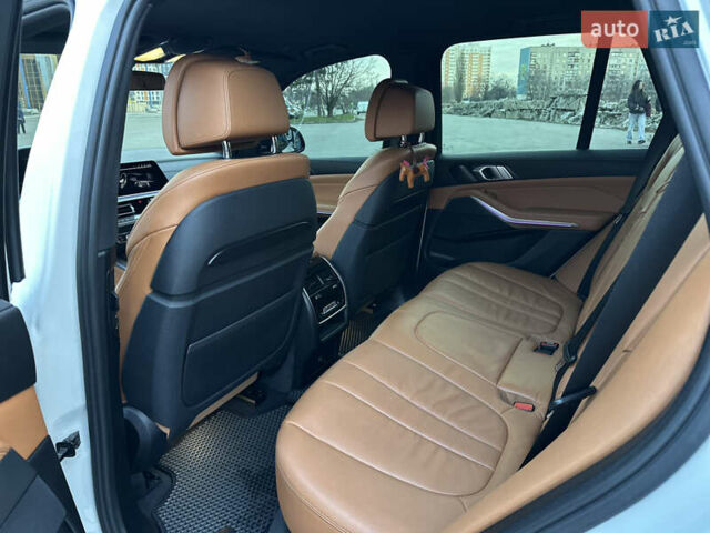 Белый БМВ Х5, объемом двигателя 3 л и пробегом 96 тыс. км за 64000 $, фото 8 на Automoto.ua