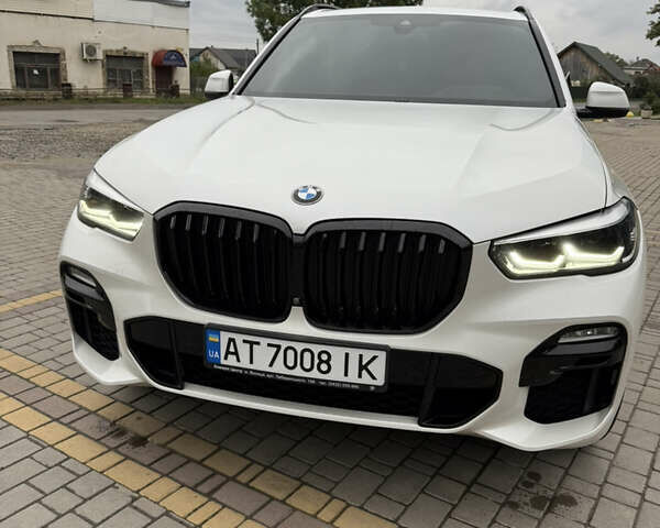 Белый БМВ Х5, объемом двигателя 3 л и пробегом 172 тыс. км за 59500 $, фото 1 на Automoto.ua