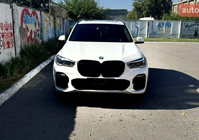 Белый БМВ Х5, объемом двигателя 3 л и пробегом 132 тыс. км за 50000 $, фото 9 на Automoto.ua