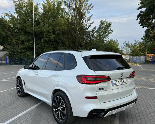 Белый БМВ Х5, объемом двигателя 3 л и пробегом 122 тыс. км за 57500 $, фото 5 на Automoto.ua