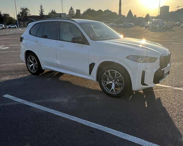 Белый БМВ Х5, объемом двигателя 3 л и пробегом 76 тыс. км за 53999 $, фото 4 на Automoto.ua