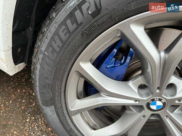 Белый БМВ Х5, объемом двигателя 2.99 л и пробегом 141 тыс. км за 64900 $, фото 21 на Automoto.ua